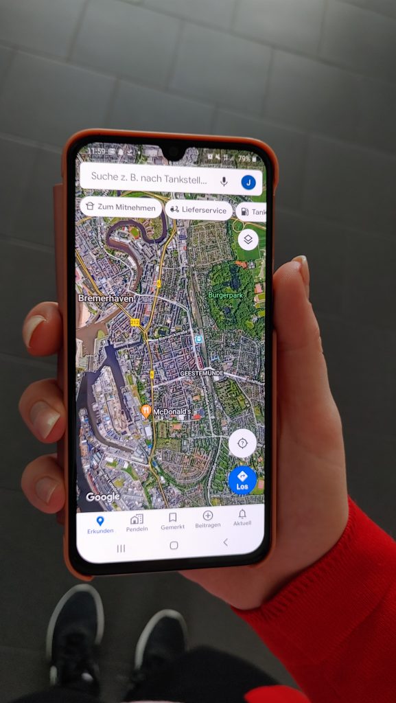 Foto Handy mit Stadtplan