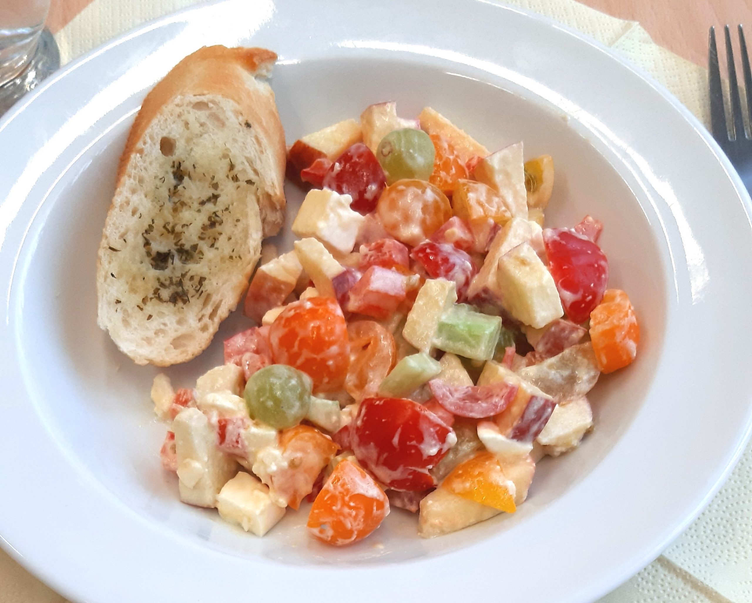 Teller mit Gemüse Obst Salat Griechische Art
