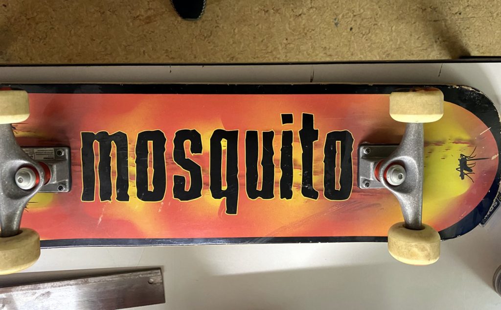 Foto Skateboard als Garderobe